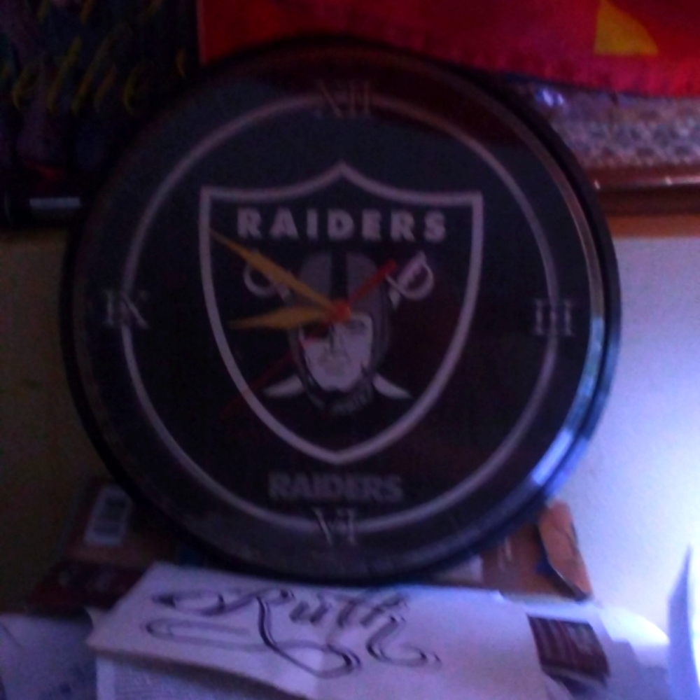 RAIDERS WALL CLOCK FOR YOUR MAN CAVE